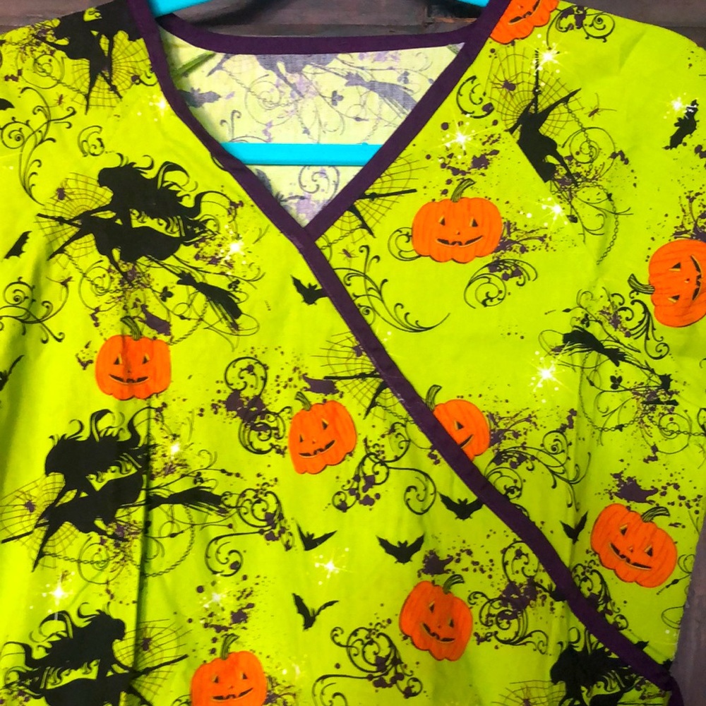 Halloween pumpkin & witch Scrub top